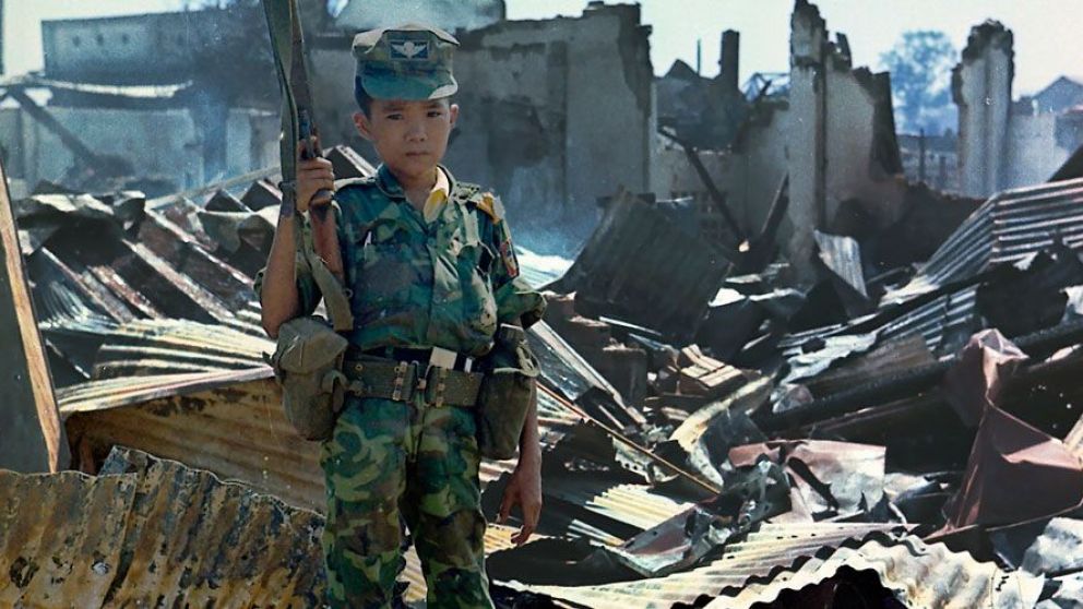 Muchos niños de diferentes partes del mundo son arrancados de sus hogares para la guerra