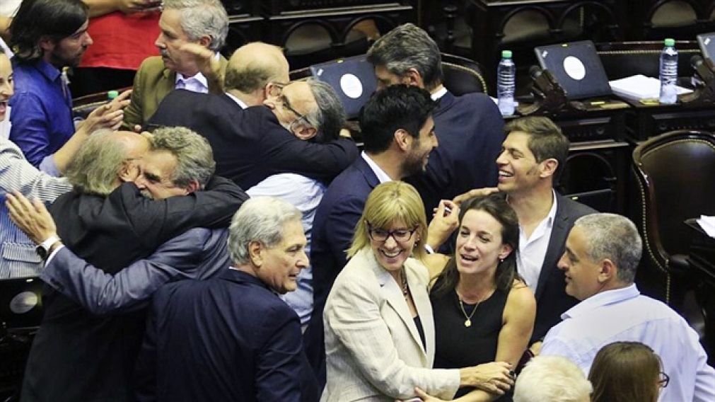 Buscan replicar el freno a las reformas del oficialismo.
