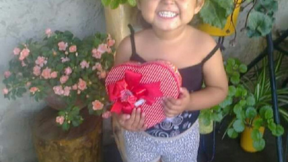 Xomara era feliz con su familia del corazón, hasta que las separaron.