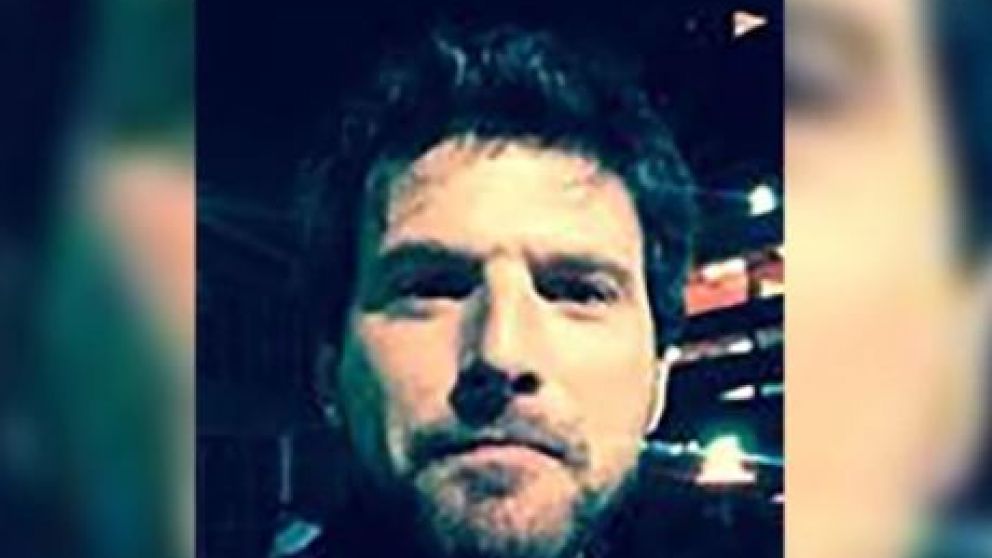 Tiene 36 años, es correntino e hincha de Independiente.