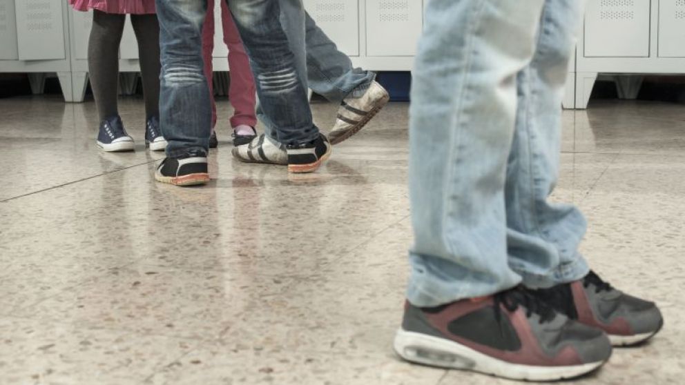 El menor sufrió una violación grupal. (Imagen ilustrativa)