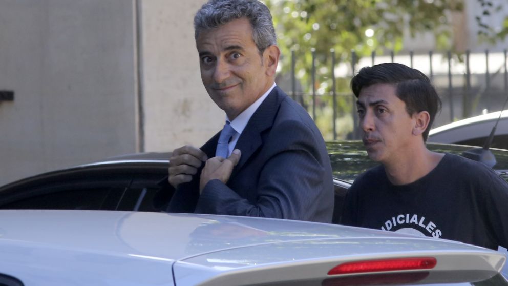 El ex funcionario criticó a las concesionarias de trenes.
