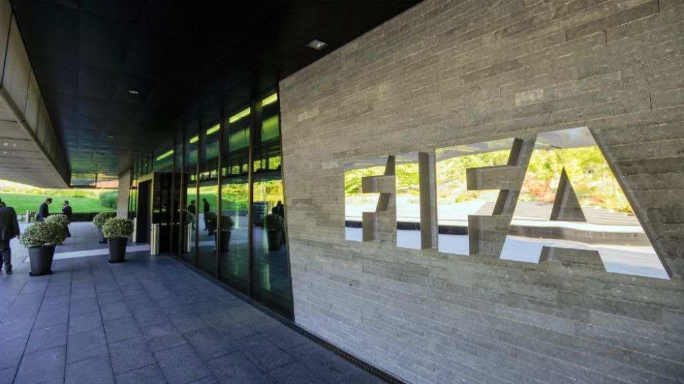 La FIFA intimó a un club brasileño.