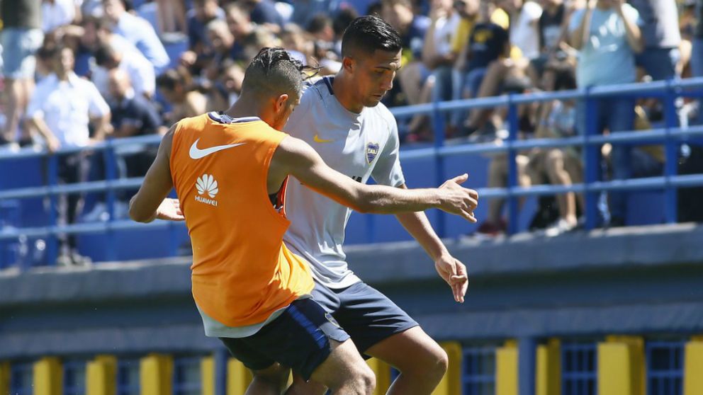 "Bebelo" en el entrenamiento matutino (Boca Prensa).