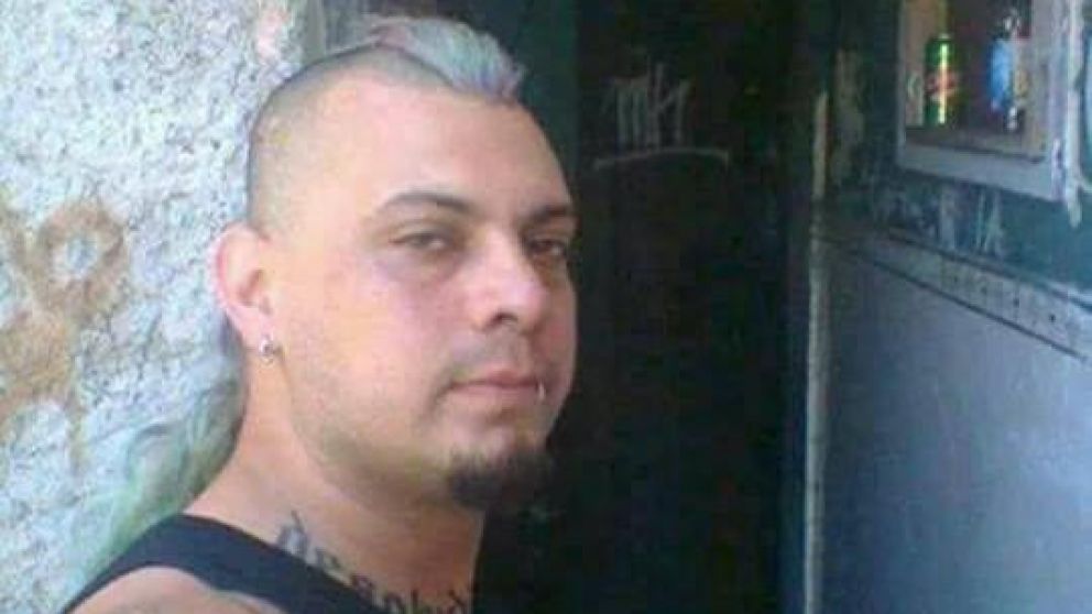 A Genez lo apodan "El Largo".