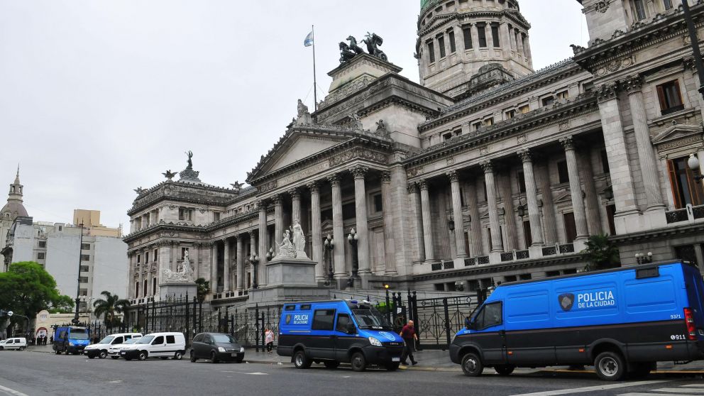 La Comisión Bicameral se reúne mañana para definir si acompaña el decreto.