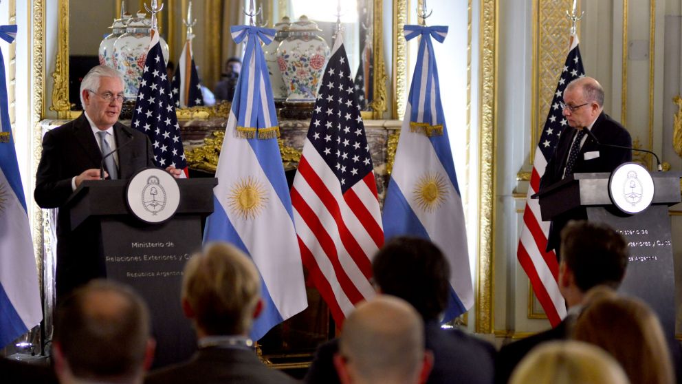 El norteamericano Rex Tillerson en el palacio San Martín.
