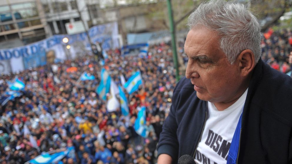 Medina, cada vez m�s complicado.