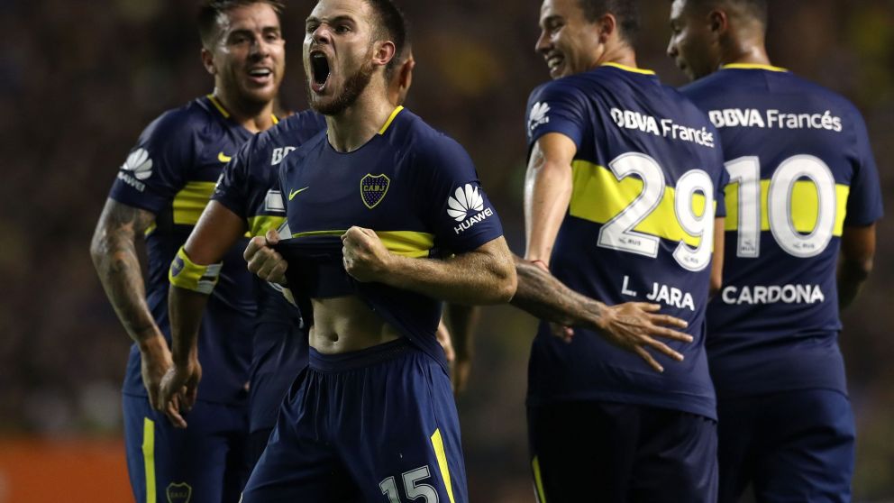Nández ya se ganó el cariño de los hinchas boquenses (AFP)