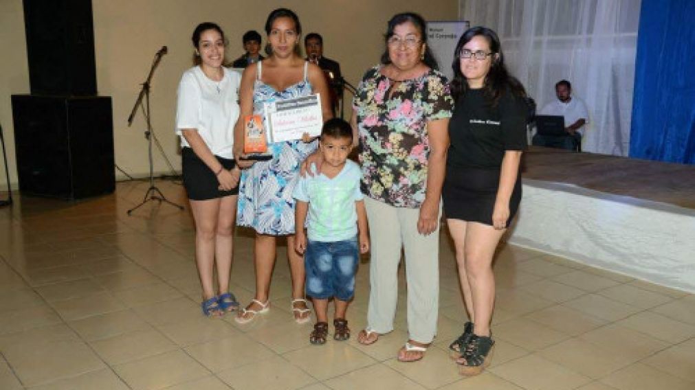 Donó un riñón a su madre, la salvó y no le dan trabajo