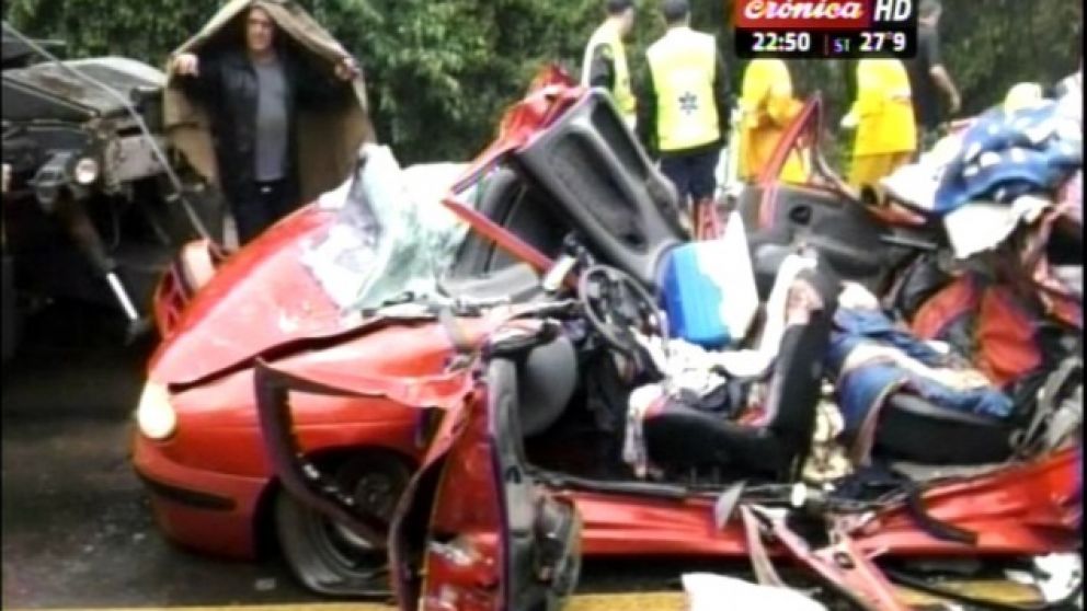 Contenedor aplastó un auto en Brasil: tres argentinos muertos