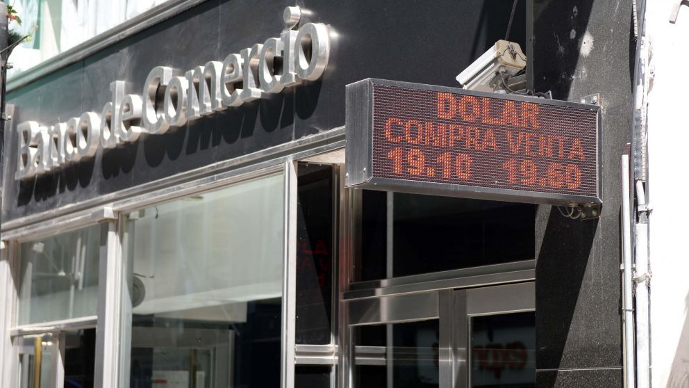 La moneda yanki volvió a subir y alcanzó un nuevo récord (Nahuel Ventura-Crónica).