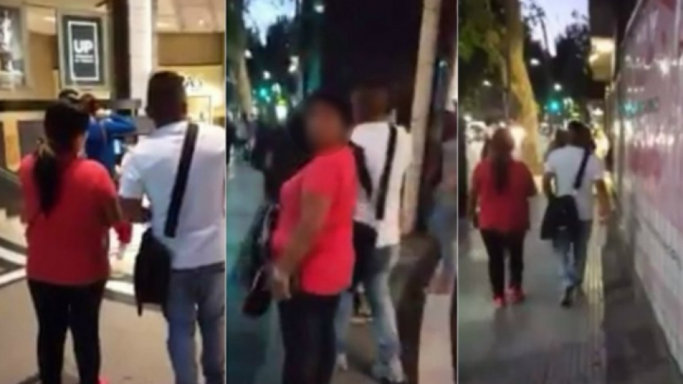 La pareja se dio a la fuga luego de ser escrachados.