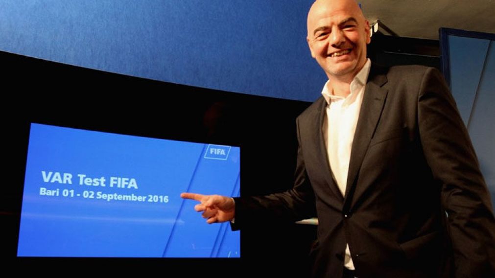 La FIFA quiere usar el VAR en Rusia 2018.