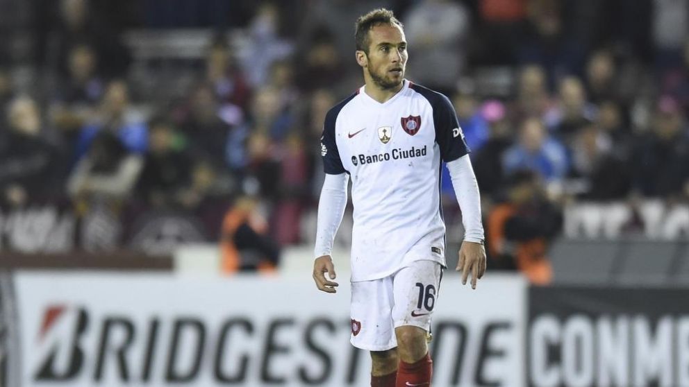 Fernando Belluschi, en San Lorenzo, es pretendido por Independiente. (tycsports)