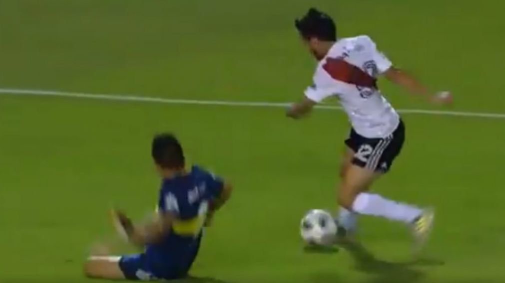 �Fue penal? La jugada pol�mica que reclam� todo River