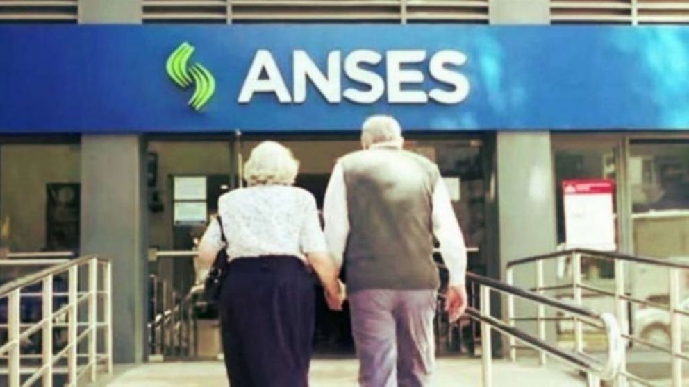 La pensión por viudez sigue vigente para quienes están jubilados bajo el régimen contributivo.