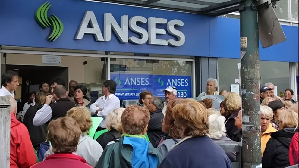 ANSES confirmó una modificación importante para en el calendario para jubilados y pensionados de cara al inicio de agosto (Imagen ilustrativa).