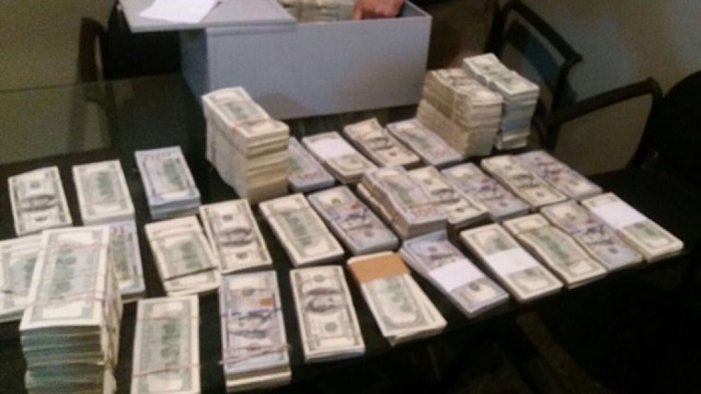 La plata encontrada a Balcedo es otro capítulo lamentable de la política en Argentina