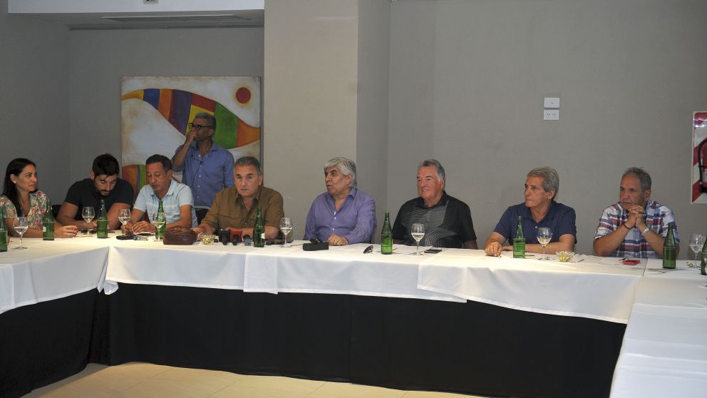 Reunión de la CGT en Mar del Plata. Moyano, Schmid, Acuña y Barrionuevo a la cabeza.