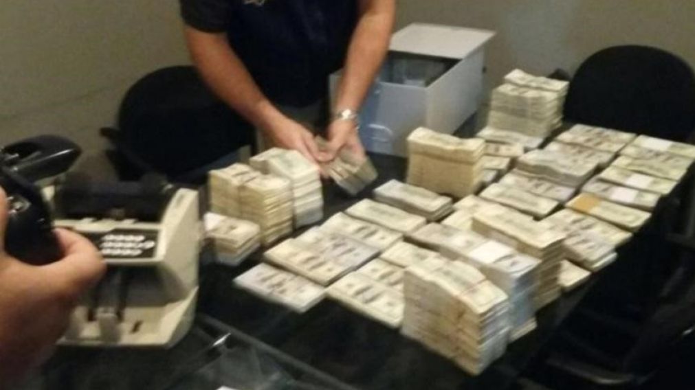 Hallan casi 4 "palos verdes" en caja de seguridad de Balcedo