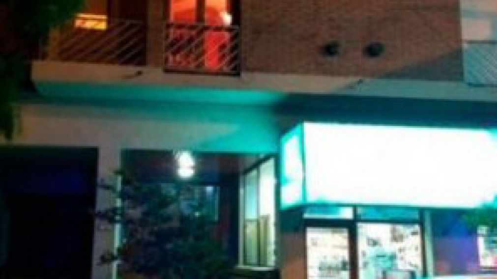 El trágico episodio ocurrió en un departamento de Monte Hermoso.