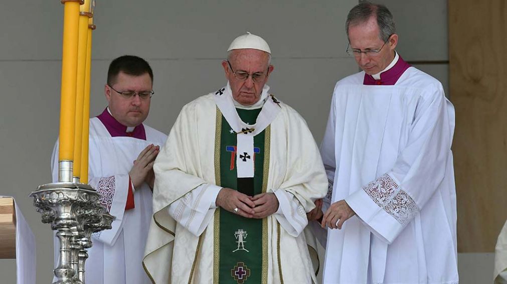 El Papa. Durante la homil�a que brind� en Santiago de Chile. (AFP)