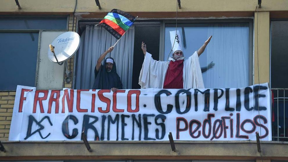 Abusos en la Iglesia. Algunos chilenos acusaron a Francisco de cómplice. (AFP)