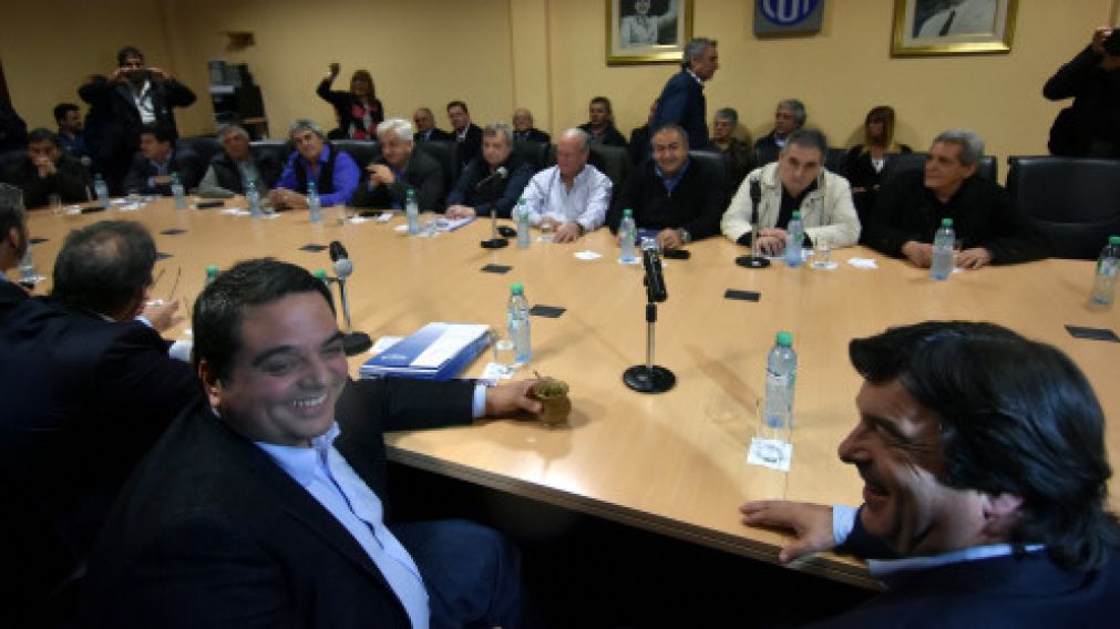 Otros tiempos en la relaci�n gobierno-sindicatos. Archivo