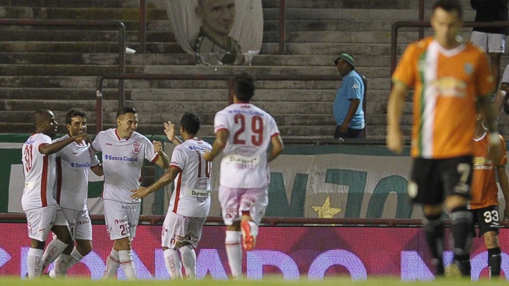 Briasco festeja el gol del triunfo. (Fotobaires)