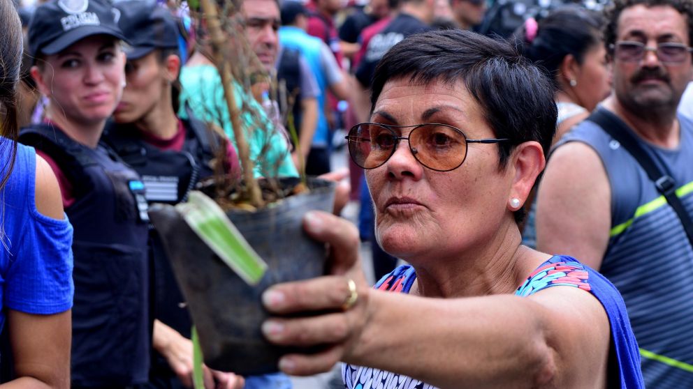 Vendedora denunció que fue desalojada violentamente pese a tener habilitación. (Jonatan Moreno-Crónica)