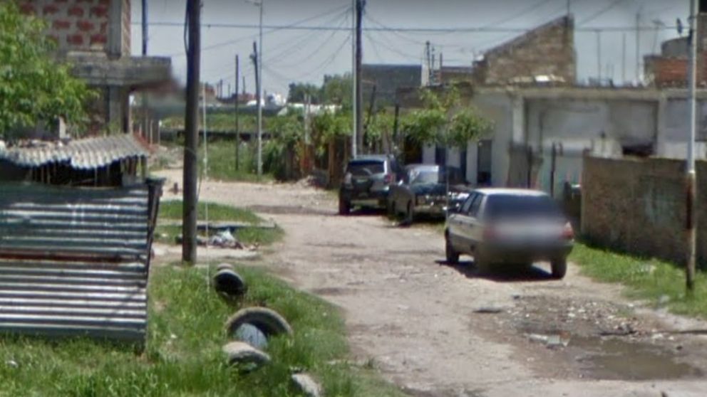 El cuerpo calcinado apareció en este humilde vecindario.