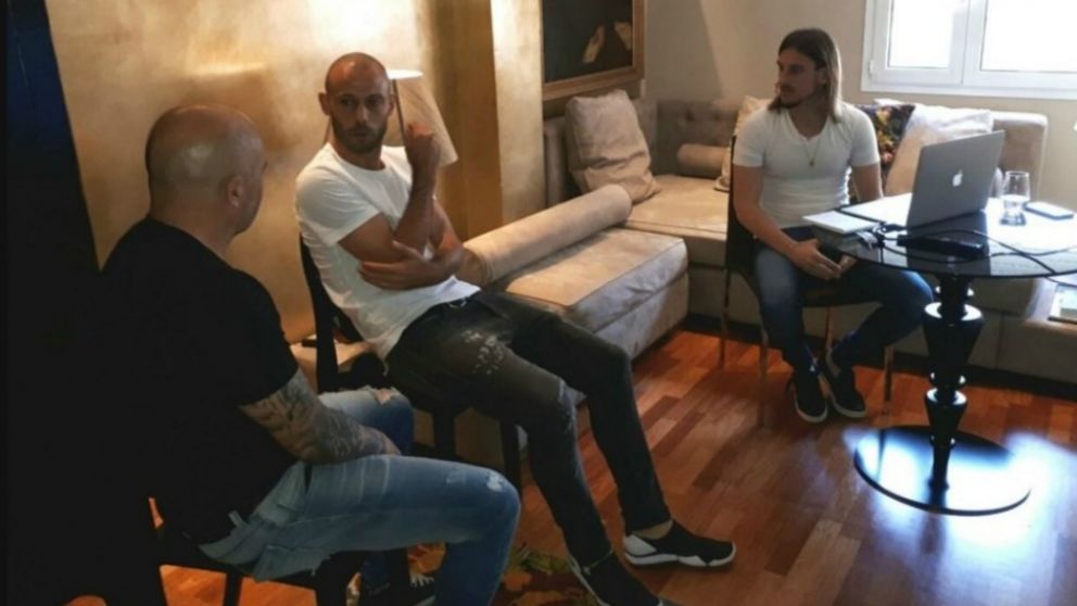 Sampaoli le planteó a Mascherano su falta de continuidad