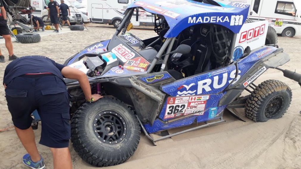 Impactante: Vuelco y milagro de Leo Larrauri en el Dakar