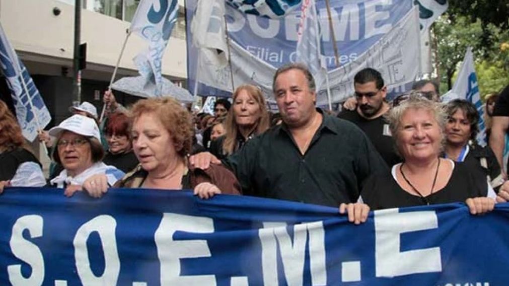 Balcedo con una bandera del sindicato que conduce, durante una marcha. (Archivo)