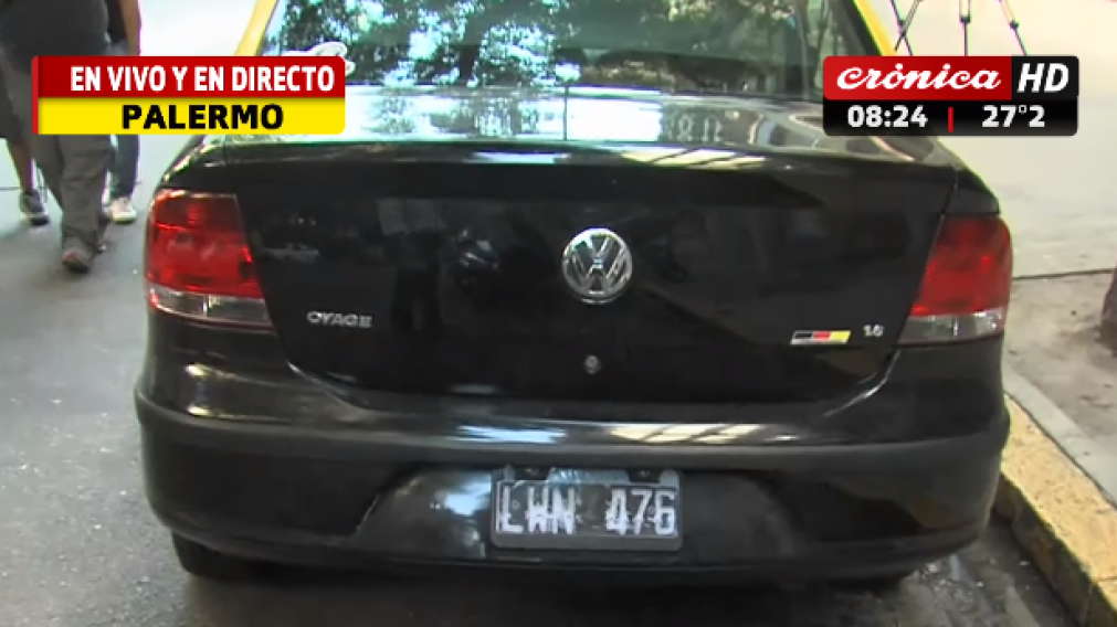 Vahiculo con la patente trucha.