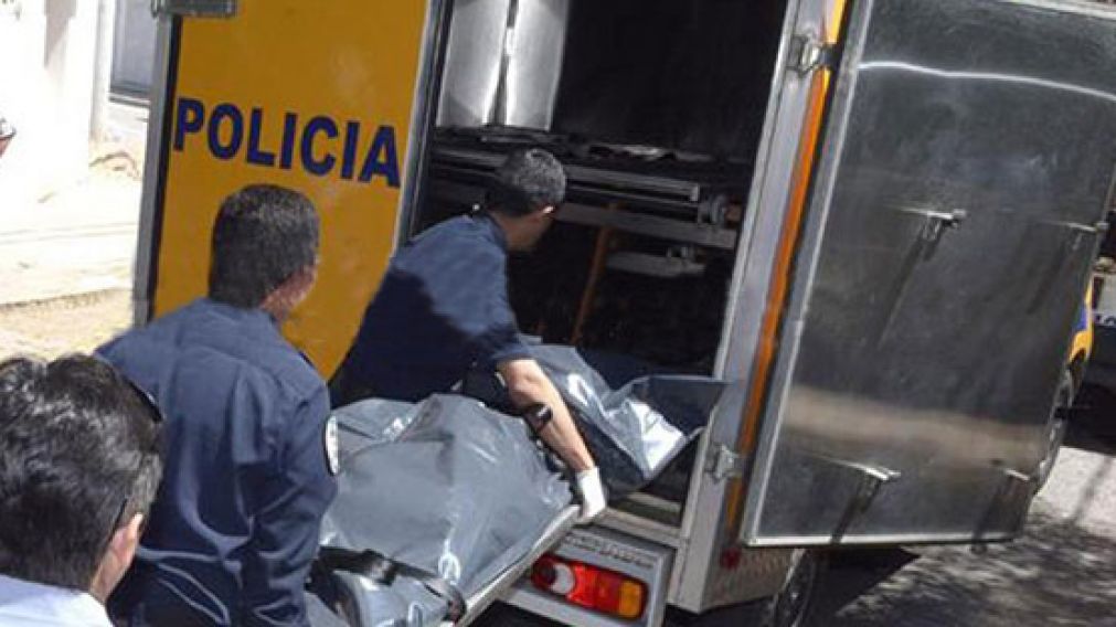 El cuerpo del delincuente fue encontrado por la familia.