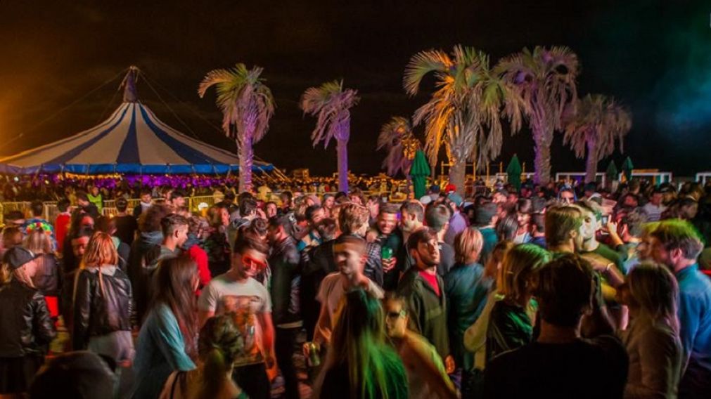 Primera fiesta electrónica en Mardel acabó con pibes internados