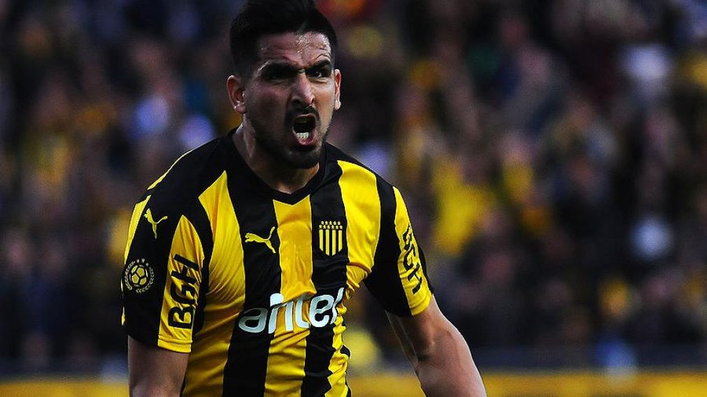 "Luquitas". Es titular indiscutido en uno de los equipos m�s ganadores de Uruguay y Sudam�rica.