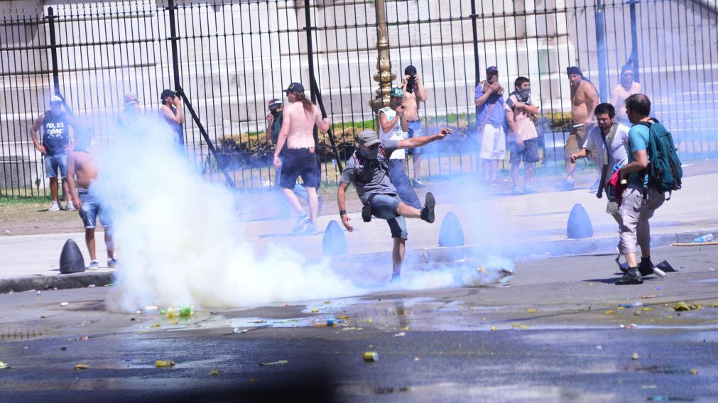 Días de furia en Plaza Congreso. (Crónica- Carlos Ventura)