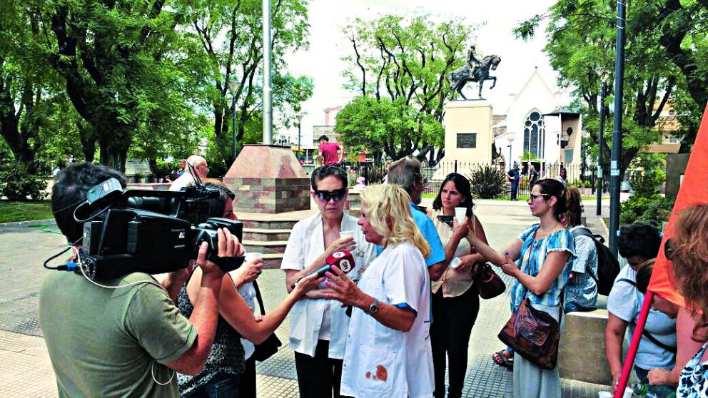 La protesta se realiz� en la plaza San Mart�n, porque no llegan las soluciones.