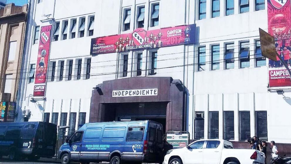 Gigantesco operativo. (R. Paredes/Crónica)