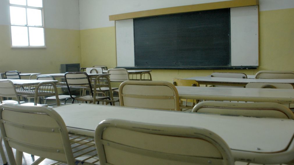 Político se masturbó en escuela, se filmó y subió por error el video a Facebook