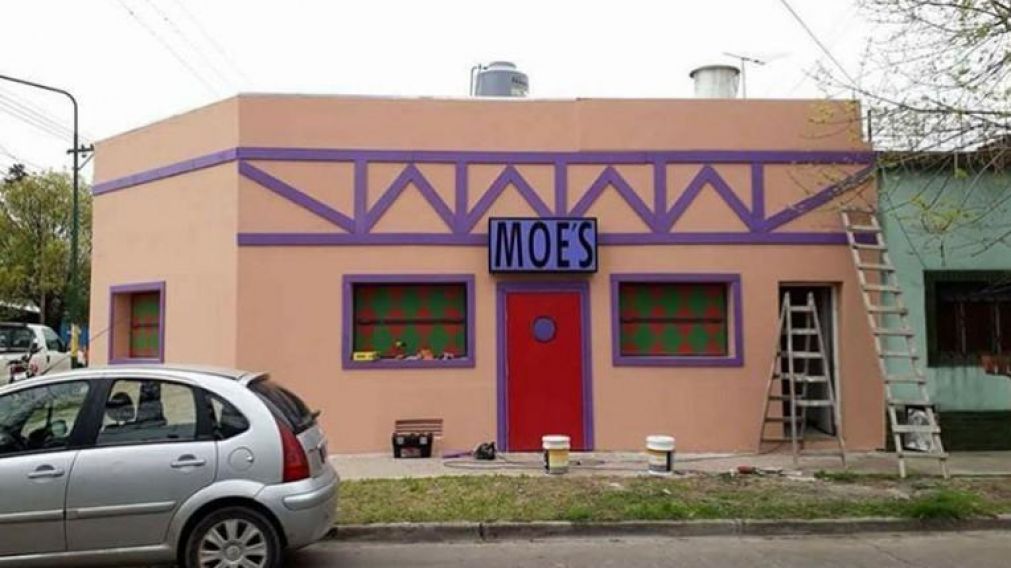 Proh�ben "Taberna de Moe" en el conurbano y estallaron los memes