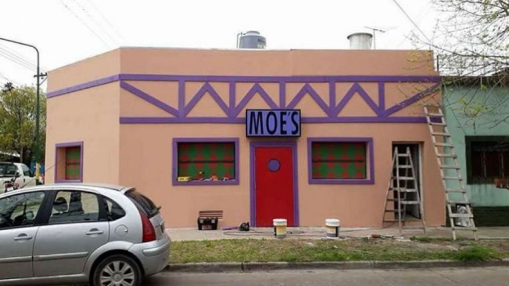 Prohíben "Taberna de Moe" en el conurbano y estallaron los memes