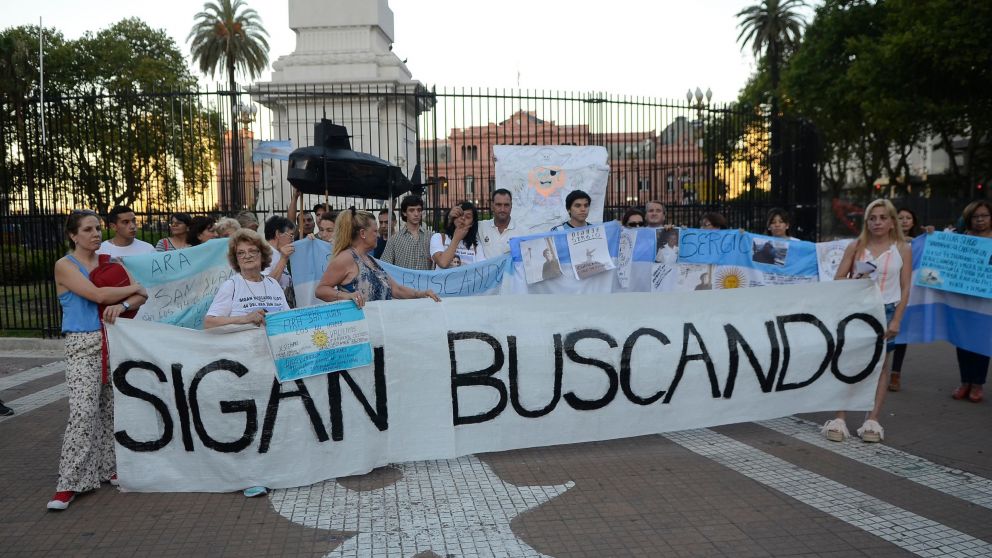 Familiares piden que no abandonen la búsqueda. (Crónica-Fernando Perez)