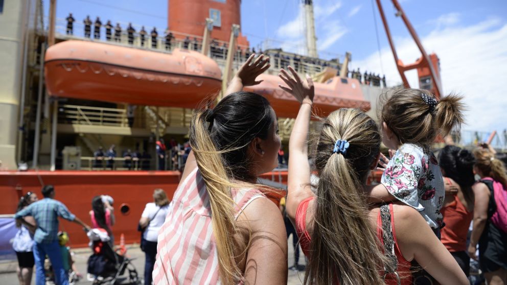 El "Irízar" zarpó hacia la Antártida. (Ministerio de Defensa).