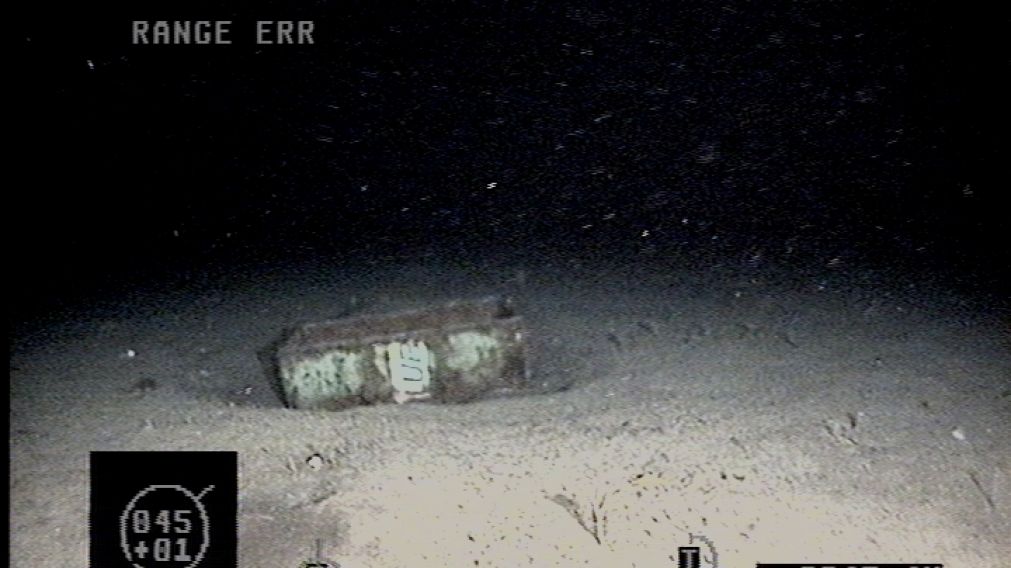 As� se pudo observar el barril detectado durante la b�squeda del ARA San Juan. (Prensa Armada)