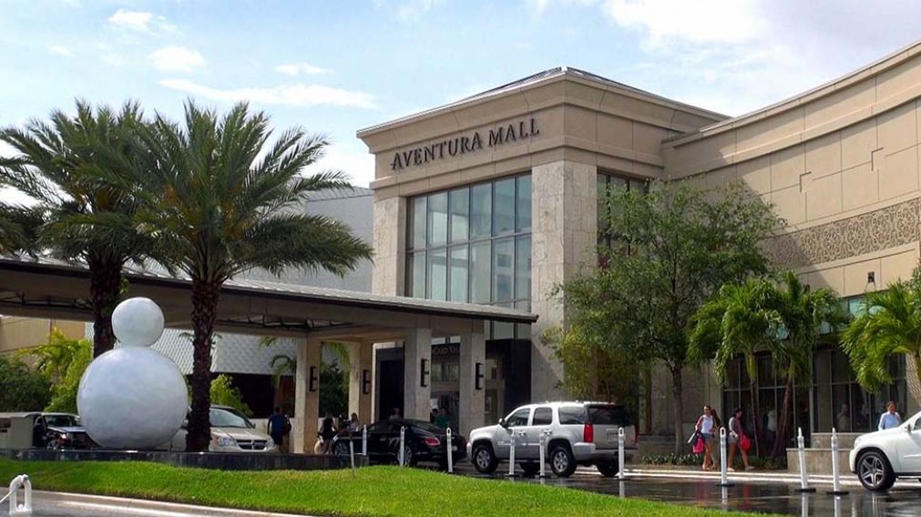 Aventura Mall. El lugar donde acudió la policía en la noche del sábado.