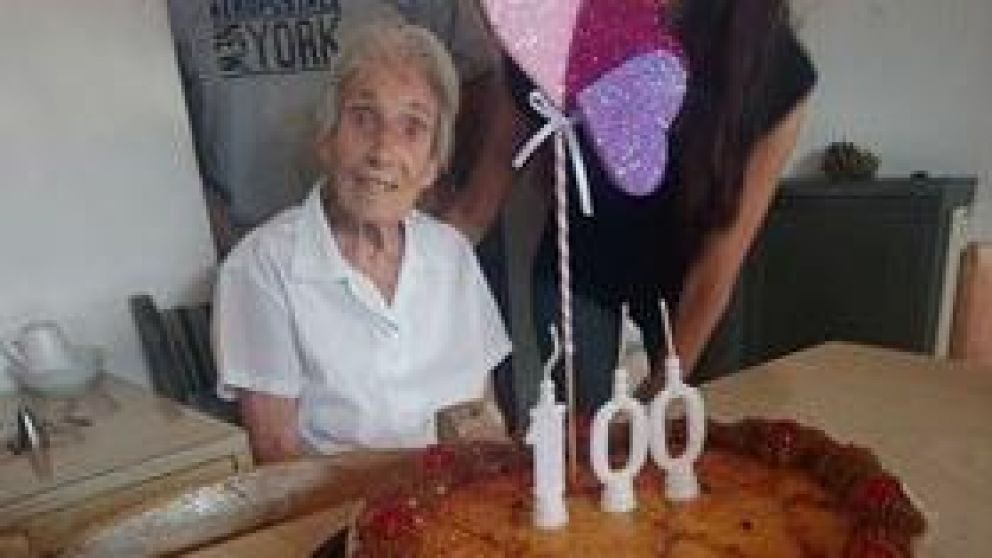 Abuela sopló 100 velitas en La Plata